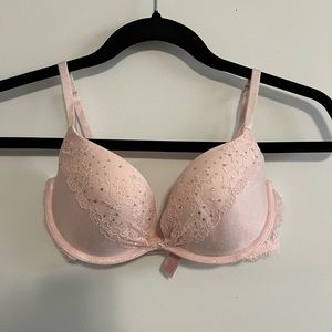 Victoria’s Secret 32C